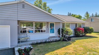 952 165th Ave SE, Bellevue, WA 98008