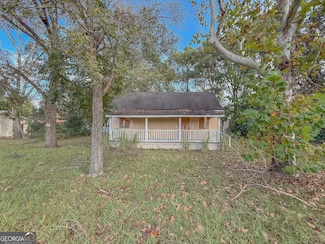 612 St Mary's Dr, Waycross, GA 31501