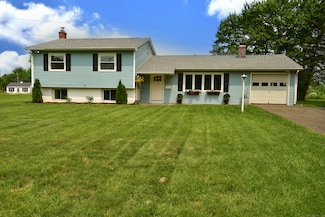 21 Craigmore Rd, Bloomfield, CT 06002
