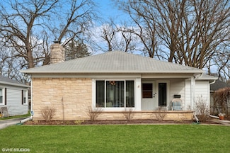 903 Windsor Rd, Highland Park, IL 60035