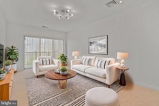 8045 Newell St Unit 519, Silver Spring, MD 20910