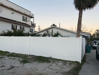 2909 Gulf Dr Unit A, Holmes Beach, FL 34217