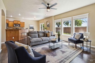 10043 W Arabian Dr, Boise, ID 83709