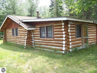 4776 E River Dr, Mio, MI 48647