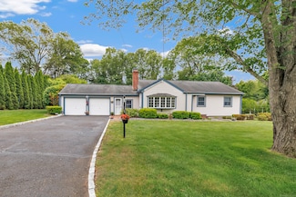 131 Ridgeview Ave, Trumbull, CT 06611