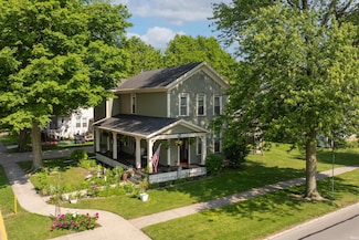 702 S Van Buren St, Auburn, IN 46706