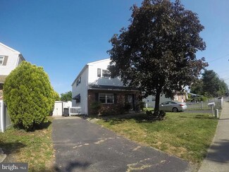 516 Corinthian Ave, Essington, PA 19029