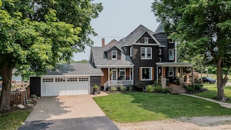 140 S State St, Tiskilwa, IL 61368