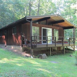 847 Rock Pool Rd, Acme, PA 15610