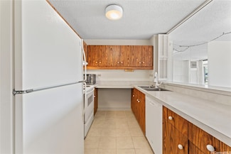 1717 Mott Smith Dr Unit 2212, Honolulu, HI 96822