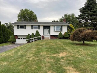 2606 Oakside Cir, Bethlehem, PA 18017