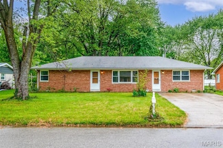 213 Joseph Dr, Fairview Heights, IL 62208