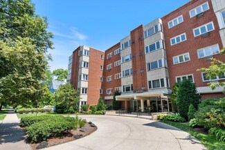 2033 Sherman Ave Unit 404, Evanston, IL 60201