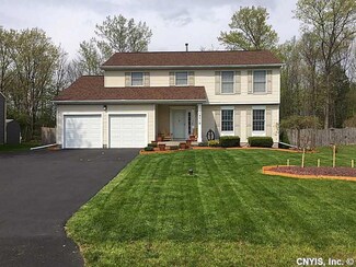 9519 N Woodlawn Dr, Brewerton, NY 13029