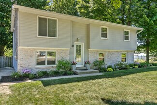 761 Saint Clair Ave NW, Grand Rapids, MI 49534