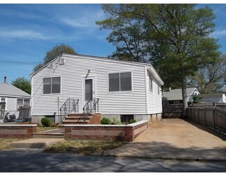 14 Crocker Ave, Wareham, MA 02571