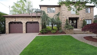 34 Burton Ave, Staten Island, NY 10309