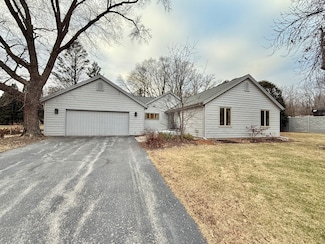 6009 Sorrel Tree Rd, Rockford, IL 61107