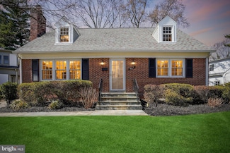 9804 Ashburton Ln, Bethesda, MD 20817