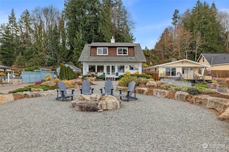 4421 Beach Dr E, Port Orchard, WA 98366