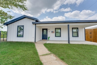 104 Pond St, Bardwell, TX 75101