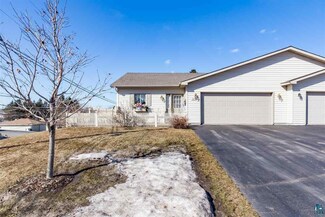 729 Almac Dr Unit 1, Duluth, MN 55810