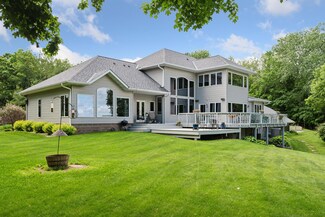 28129 Bayview Dr, Red Wing, MN 55066