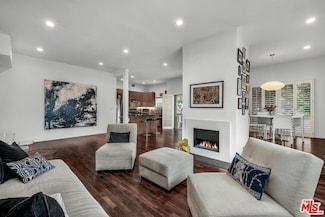 2332 Fox Hills Dr Unit 205, Los Angeles, CA 90064