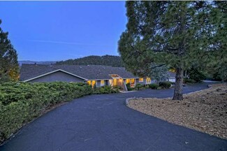 8 Friars Ln, Woodside, CA 94062