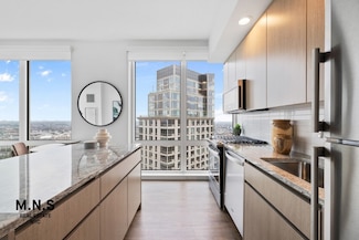 22-44 Jackson Ave Unit 634, New York City, NY 11101