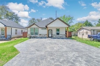 1405 Clark St, Bryan, TX 77808
