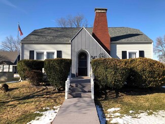 409 E 6th St, Flora, IL 62839