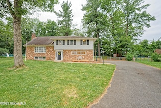 1101 Manas Dr, Schenectady, NY 12303