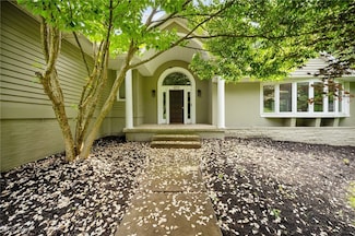 2711 Glenmont Rd NW, Canton, OH 44708
