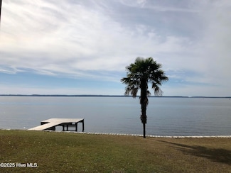 299 Phillips Dr, Minnesott Beach, NC 28510