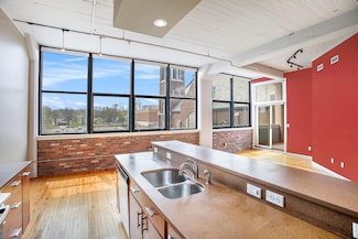 109 W Washington Ave Unit 19, Jackson, MI 49201