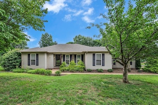 801 Douglas Dr, Lawrenceburg, TN 38464