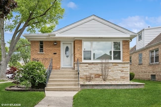 4957 N Meade Ave, Chicago, IL 60630