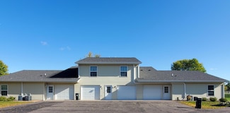 1305 Bayberry Ave Unit 10, Olivia, MN 56277