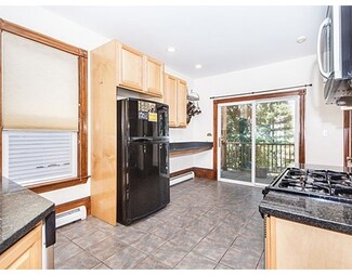 94 Pine St Unit 2, Cambridge, MA 02139