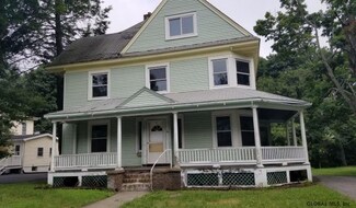 59 Kinderhook St, Chatham, NY 12037