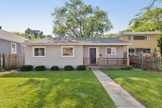 1140 Hartrey Ave, Evanston, IL 60202
