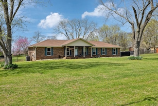 438 Nichols Cir W, Gallatin, TN 37066