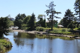 59 4th St S, Pacific Beach, WA 98571
