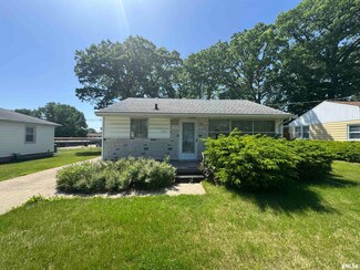 4405 N Independence Ave, Peoria, IL 61614
