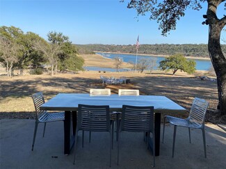 405 Lake View Dr, Spicewood, TX 78669