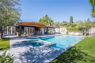 5910 Pat Ave, Woodland Hills, CA 91367