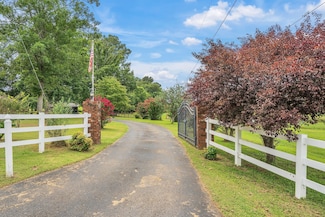 135 Ashby Rd, Camden, TN 38320