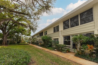 677 Royal Palm Blvd Unit 8, Vero Beach, FL 32960