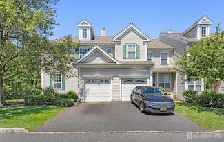 52 Straton Ct, Parlin, NJ 08859
